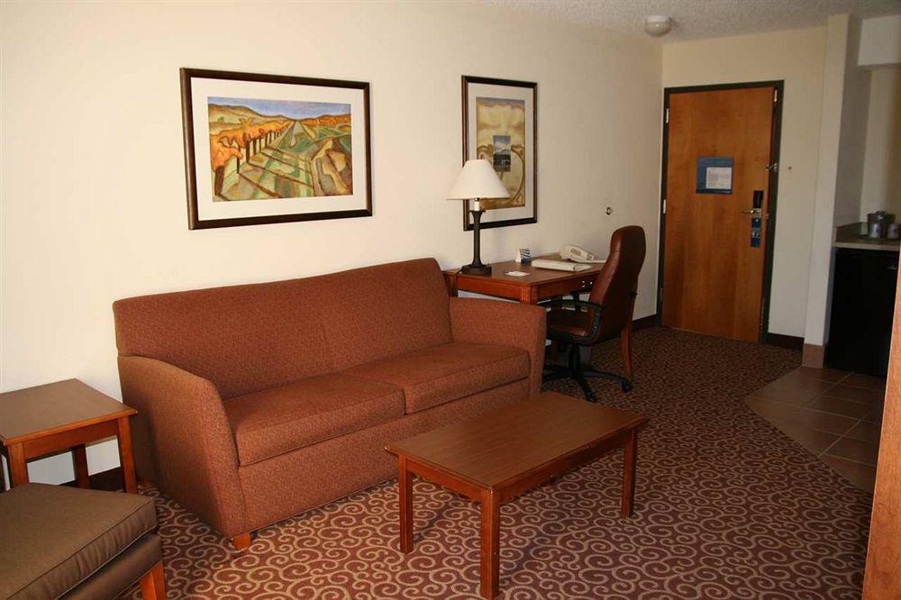 Hotel Hampton 4*