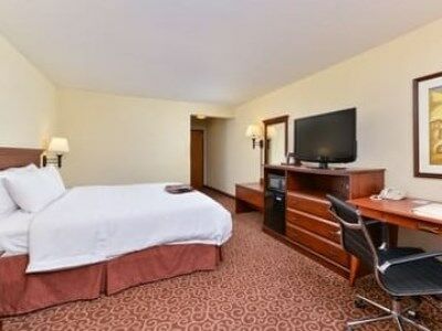 Hampton 4*
