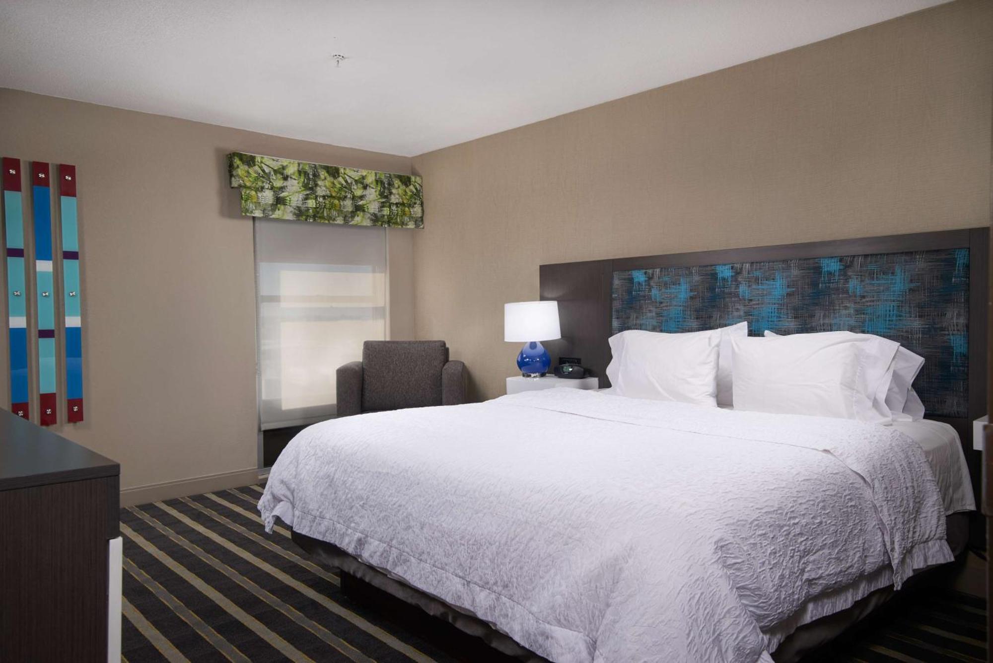 Hampton 4*