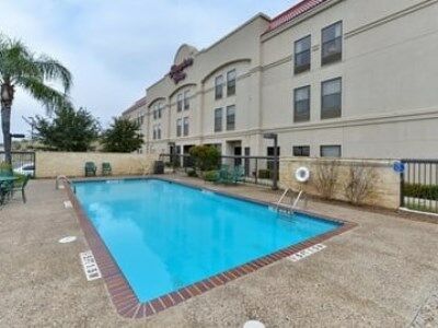 Hampton 4*
